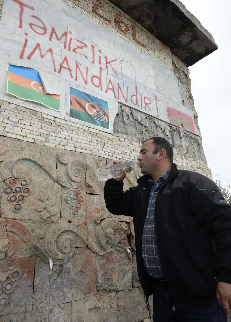 В Баку открылась выставка "Объектив Победы"