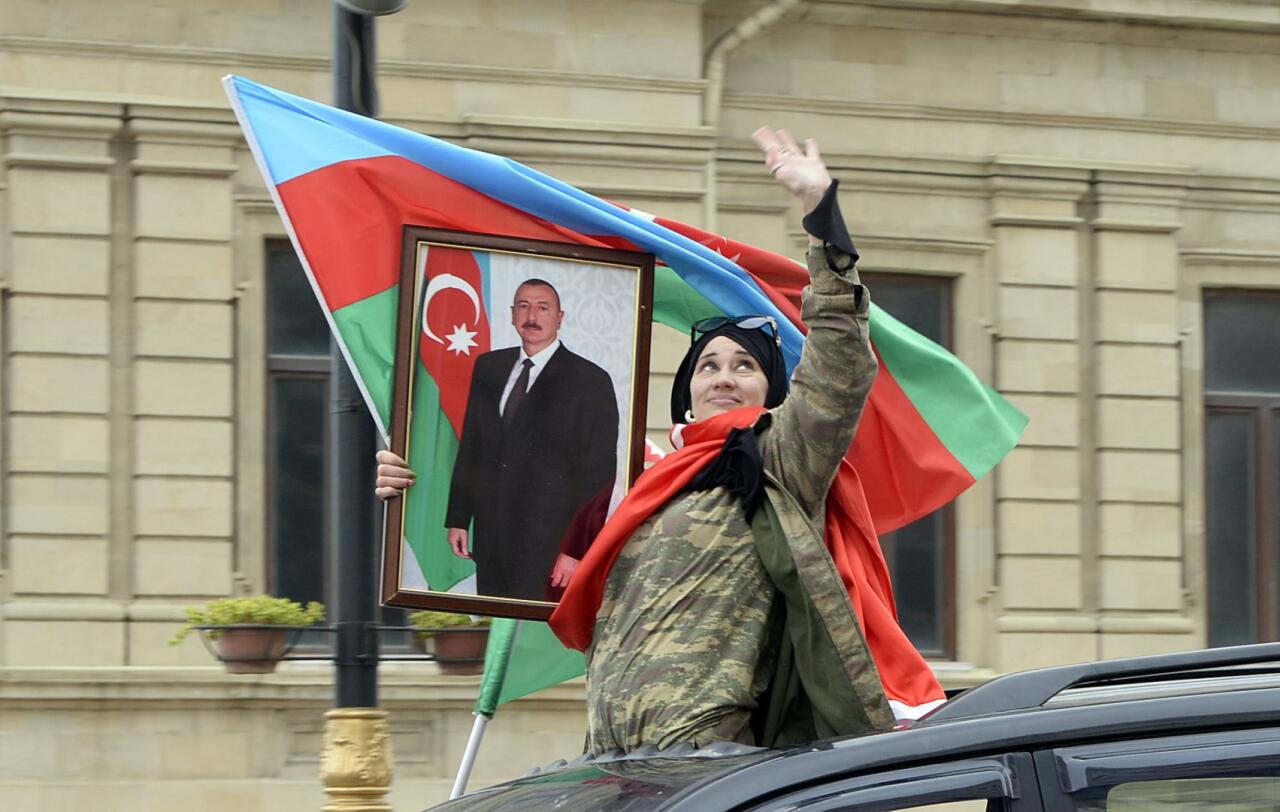 В Баку открылась выставка "Объектив Победы"