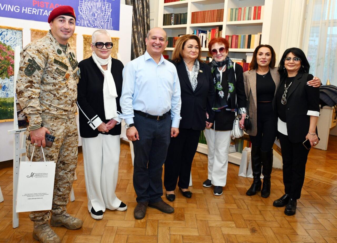 В Баку открылась выставка "Объектив Победы"