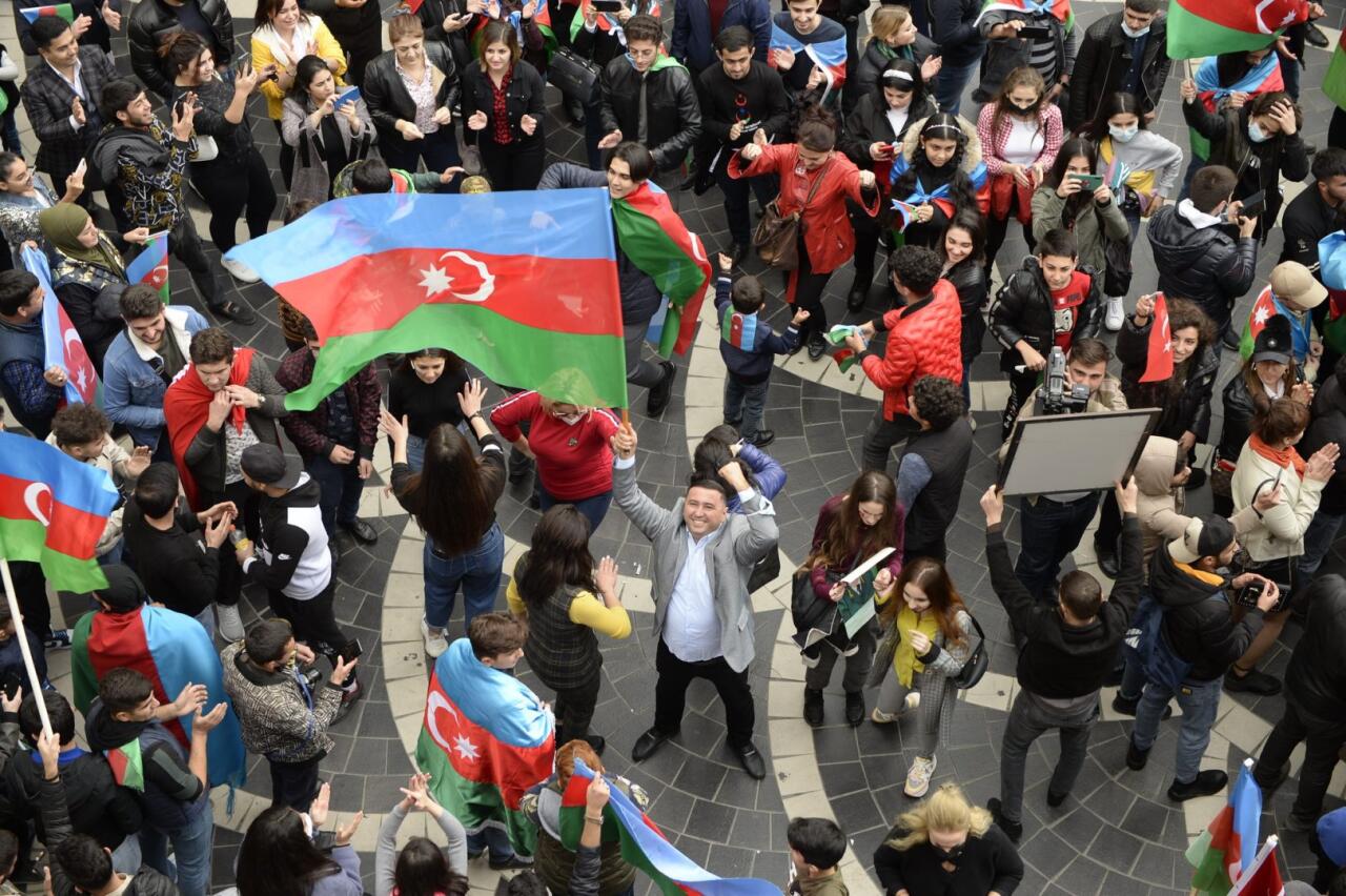 В Баку открылась выставка "Объектив Победы"