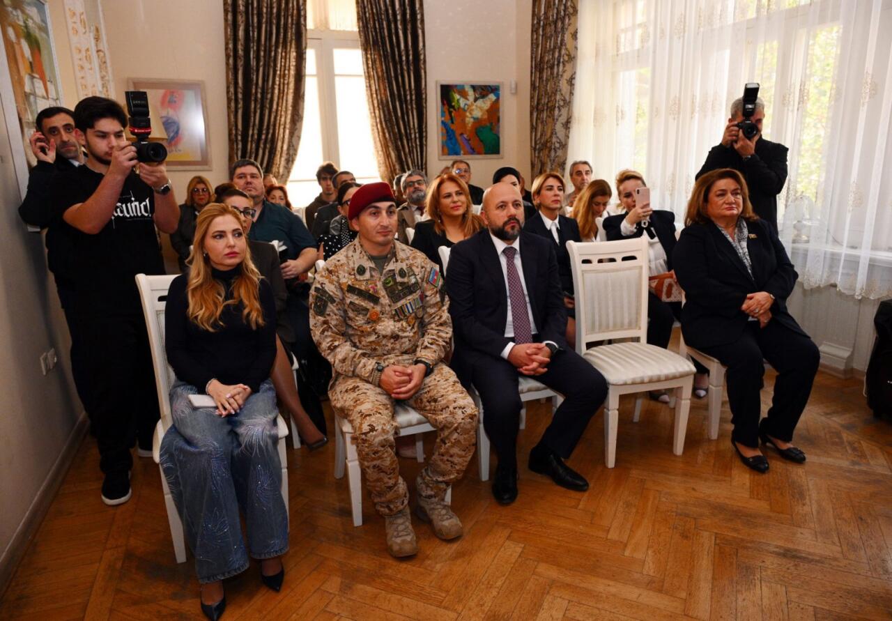 В Баку открылась выставка "Объектив Победы"