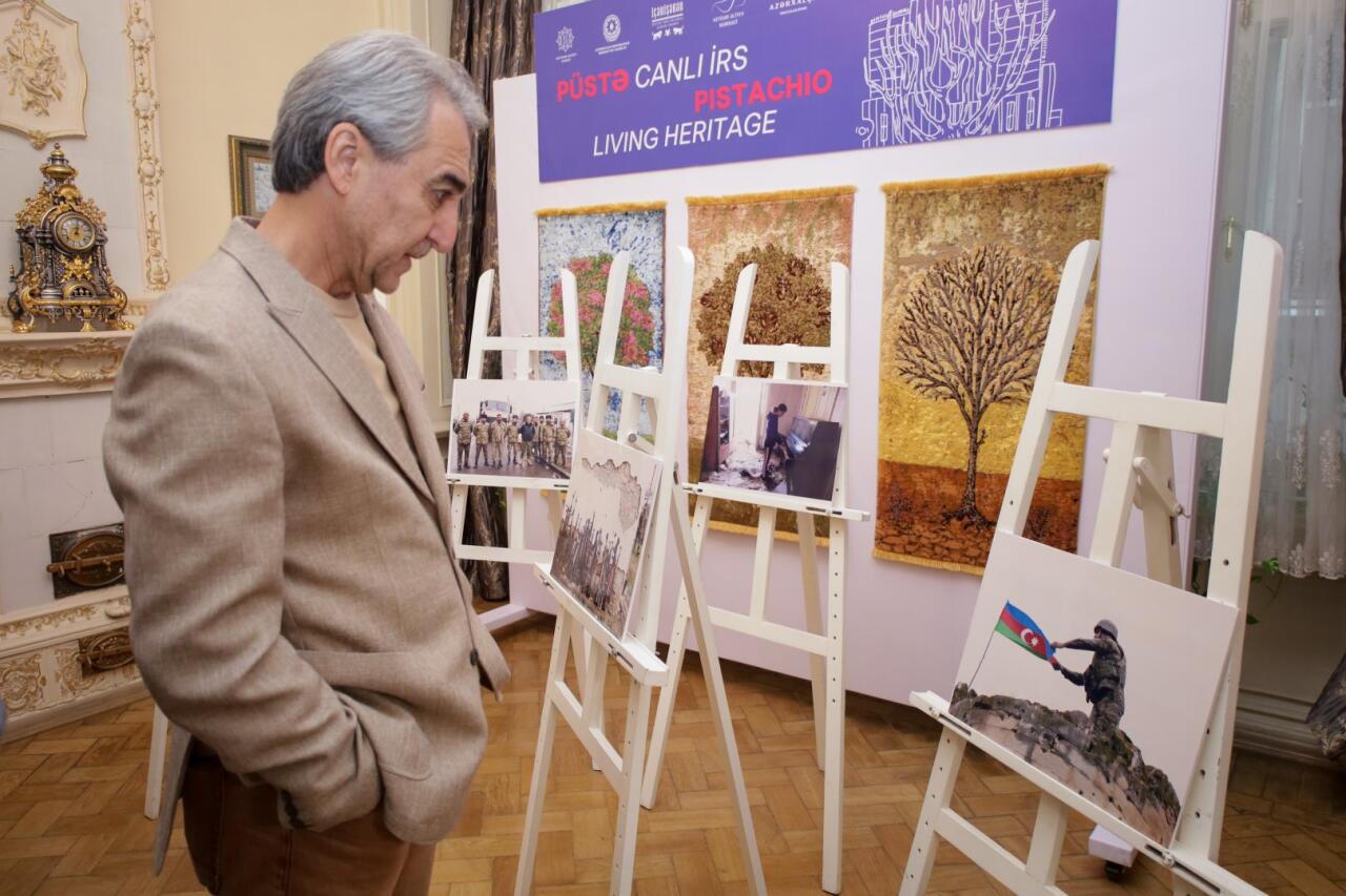 В Баку открылась выставка "Объектив Победы"