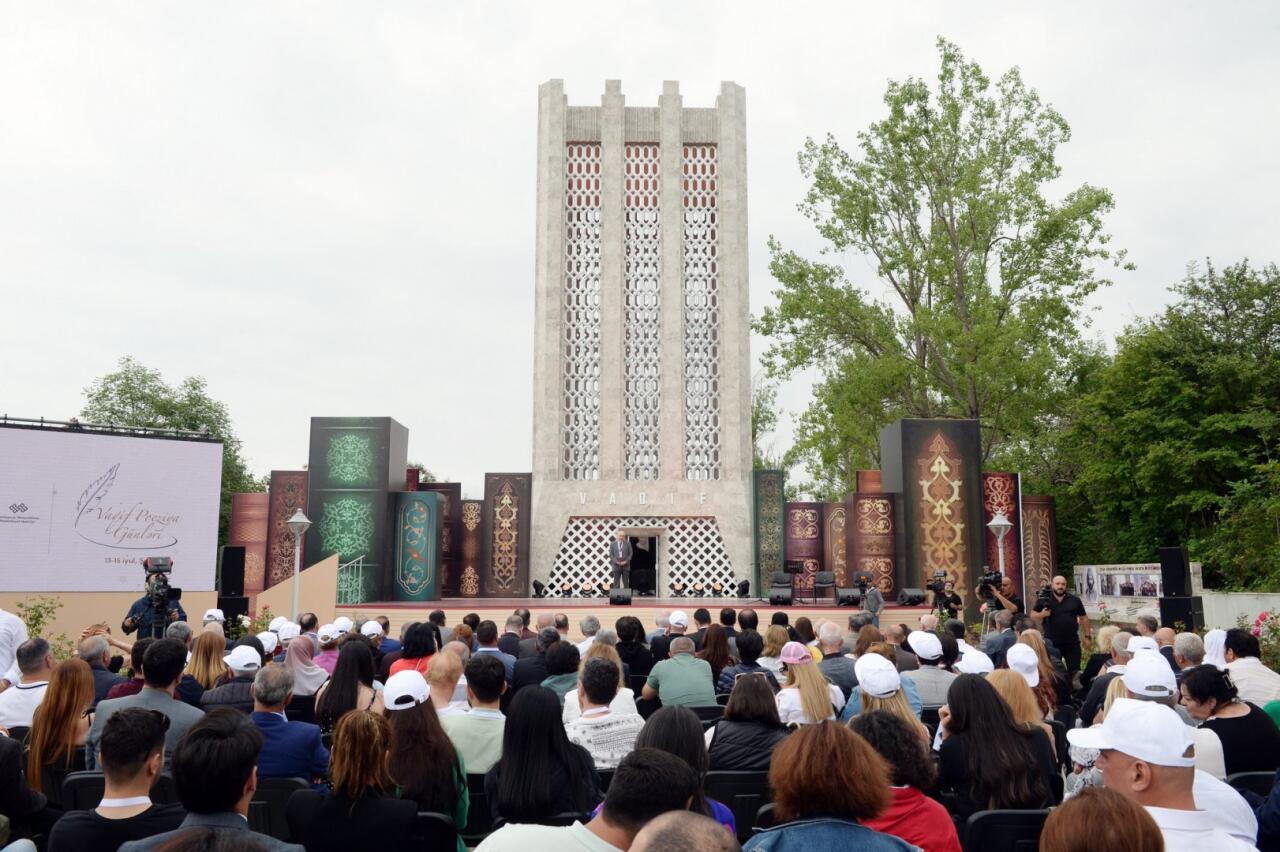 В Баку открылась выставка "Объектив Победы"
