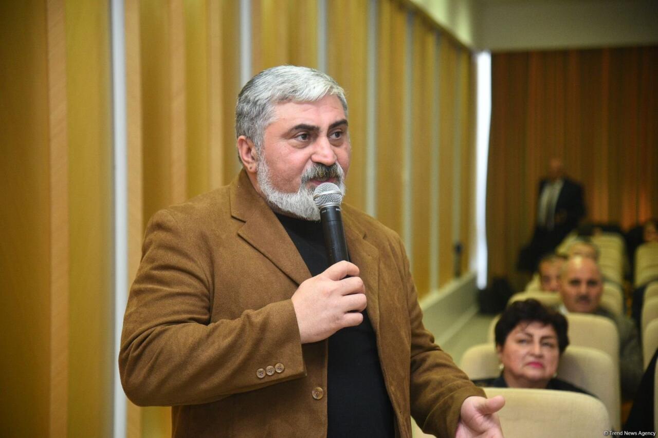 В Баку состоялась конференция на тему "Правильное применение норм азербайджанского литературного языка в медиа"