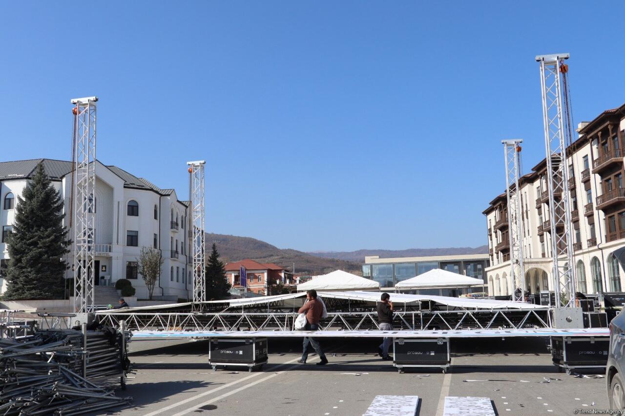 В Ханкенди готовятся к праздничному концерту ко Дню Победы