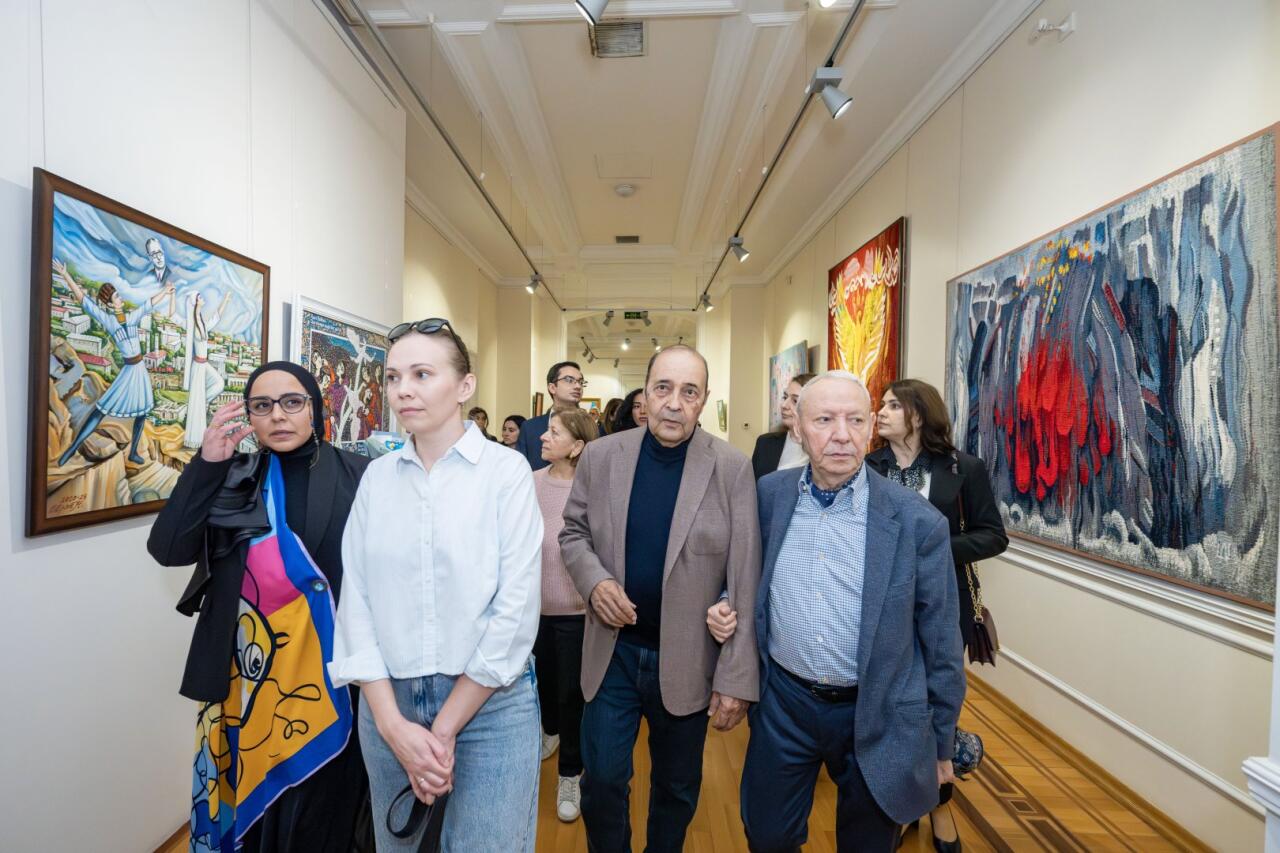 В Музее искусств открылась выставка «Цвета Победы»