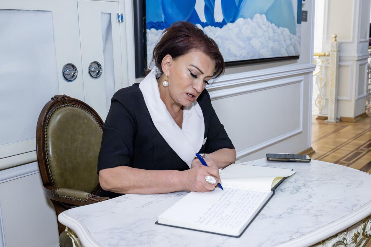 В Музее искусств открылась выставка «Цвета Победы»