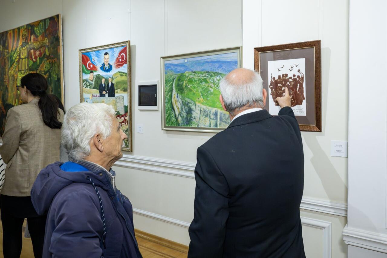 В Музее искусств открылась выставка «Цвета Победы»