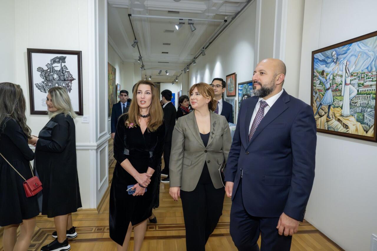 В Музее искусств открылась выставка «Цвета Победы»