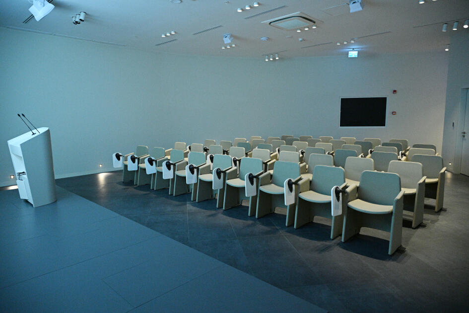 Prezident İlham Əliyev və Birinci xanım Mehriban Əliyeva Bakıda Zəfər abidəsini ziyarət edib və Zəfər muzeyinin açılışında iştirak ediblər