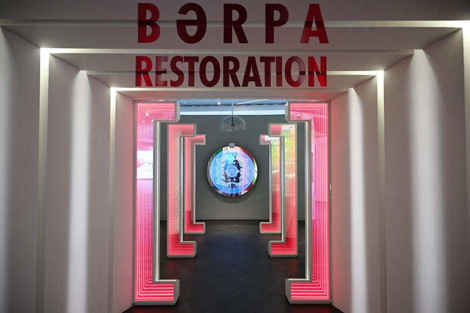 Prezident İlham Əliyev və Birinci xanım Mehriban Əliyeva Bakıda Zəfər abidəsini ziyarət edib və Zəfər muzeyinin açılışında iştirak ediblər