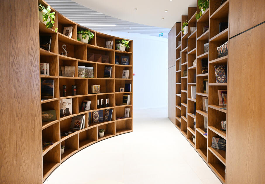 Prezident İlham Əliyev və Birinci xanım Mehriban Əliyeva Bakıda Zəfər abidəsini ziyarət edib və Zəfər muzeyinin açılışında iştirak ediblər