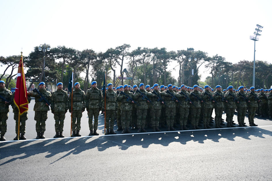 Президент Ильхам Алиев, Первая леди Мехрибан Алиева, Реджеп Тайип Эрдоган и Мухаммад Шахбаз Шариф приняли участие в Военном параде, посвященном пятой годовщине Победы в Отечественной войне