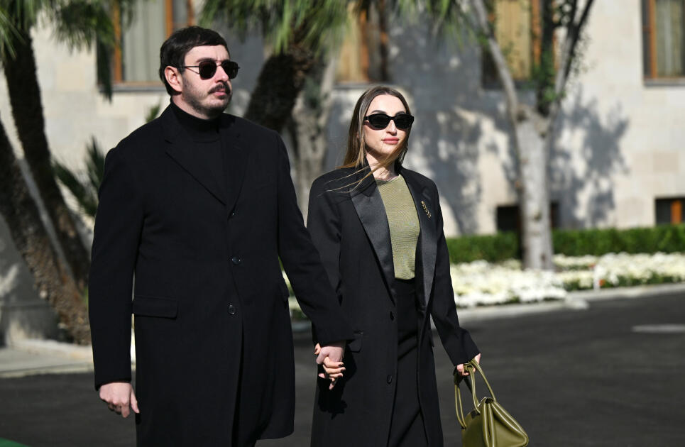 Президент Ильхам Алиев, Первая леди Мехрибан Алиева, Реджеп Тайип Эрдоган и Мухаммад Шахбаз Шариф приняли участие в Военном параде, посвященном пятой годовщине Победы в Отечественной войне