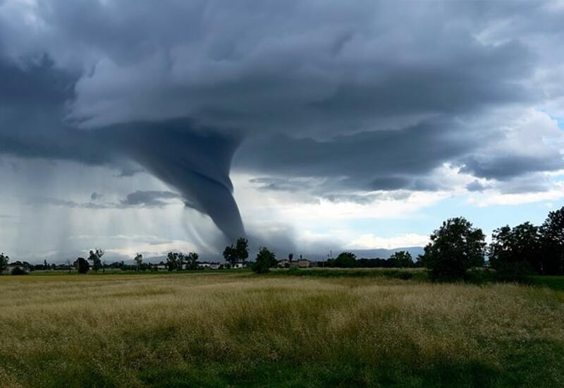 Торнадо превратил бразильский город в руины