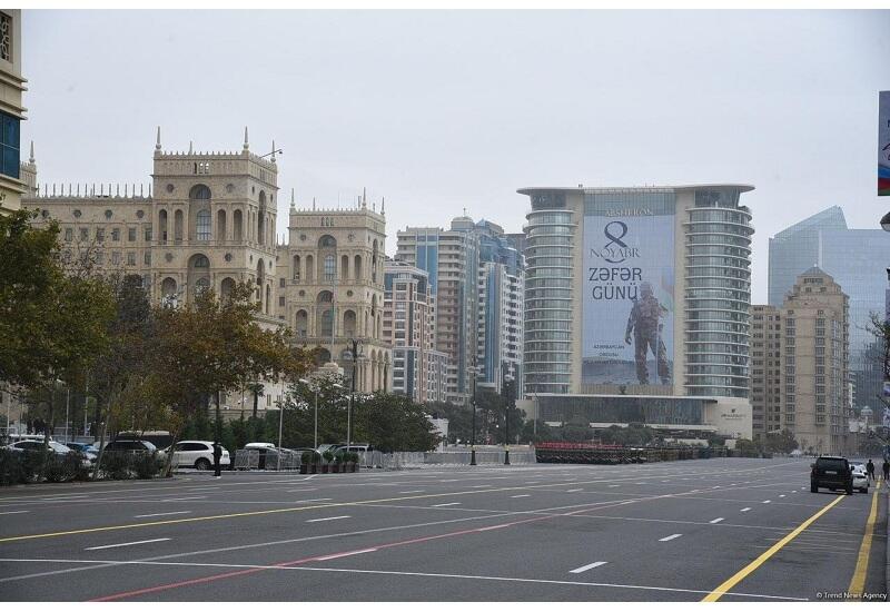 В Баку состоялся военный парад, посвященный пятой годовщине Победы в Отечественной войне