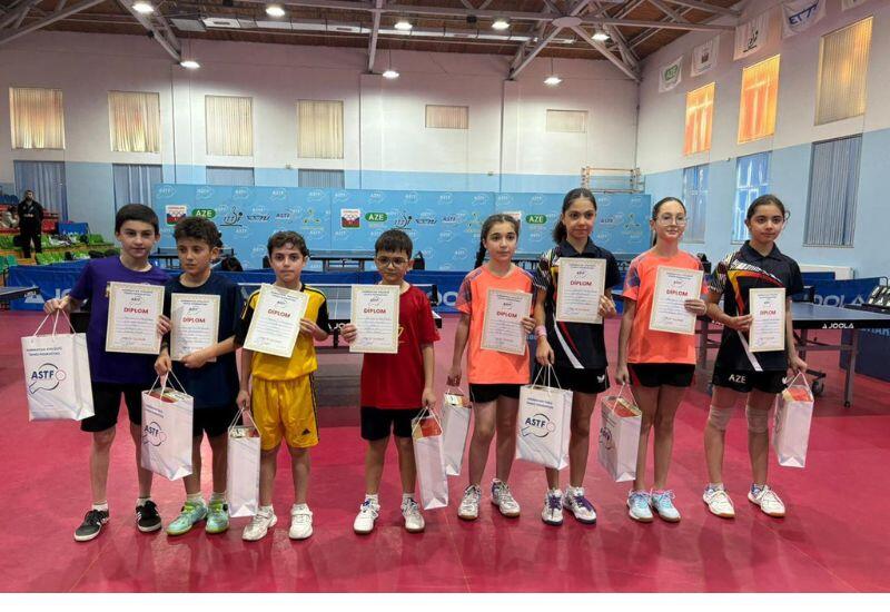 В Азербайджане прошел турнир по настольному теннису по случаю Дня Победы