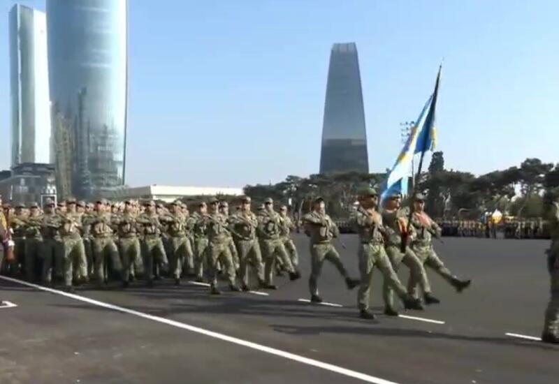 На площади Азадлыг впервые прошёл парадный расчёт войск беспилотных систем