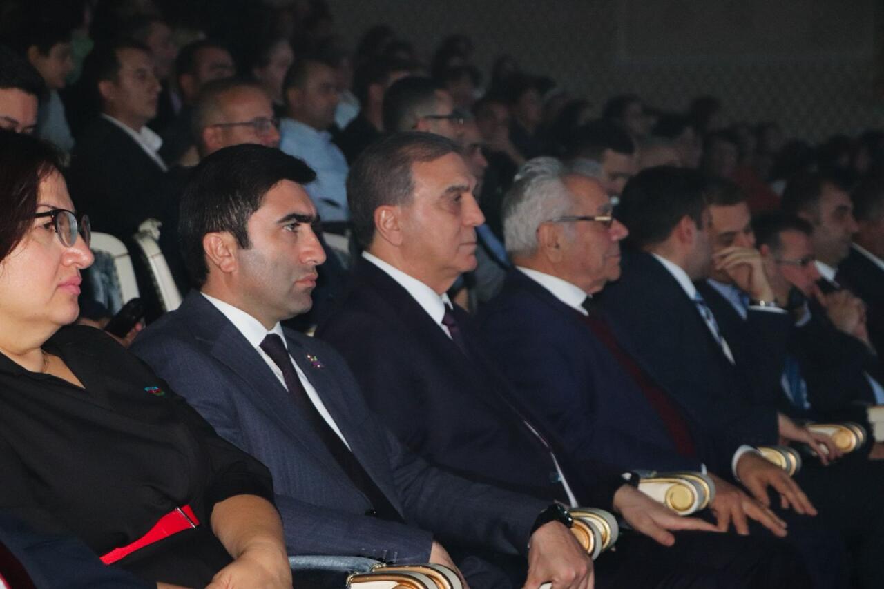 В Гянджинской филармонии состоялся концерт "Вечное братство" по случаю Дня Победы