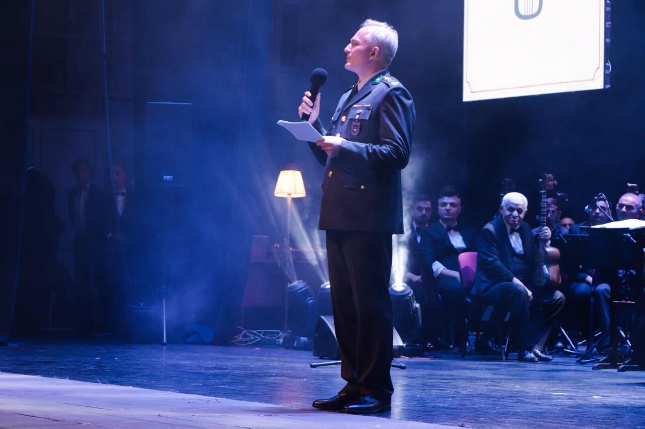 В Гянджинской филармонии состоялся концерт "Вечное братство" по случаю Дня Победы