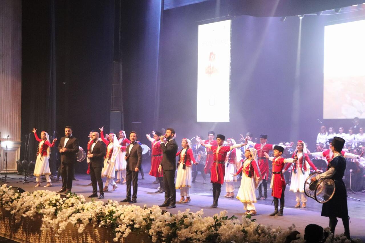 В Гянджинской филармонии состоялся концерт "Вечное братство" по случаю Дня Победы