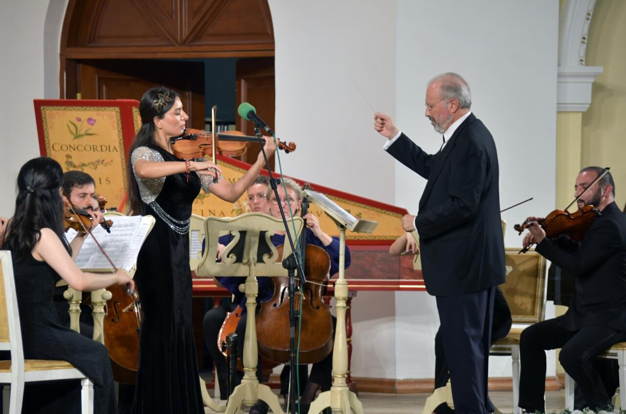 BIAF 2025 в Баку – вечер виртуозов с участием всемирно известного Маэстро Дмитрия Ситковецкого покорил сердца