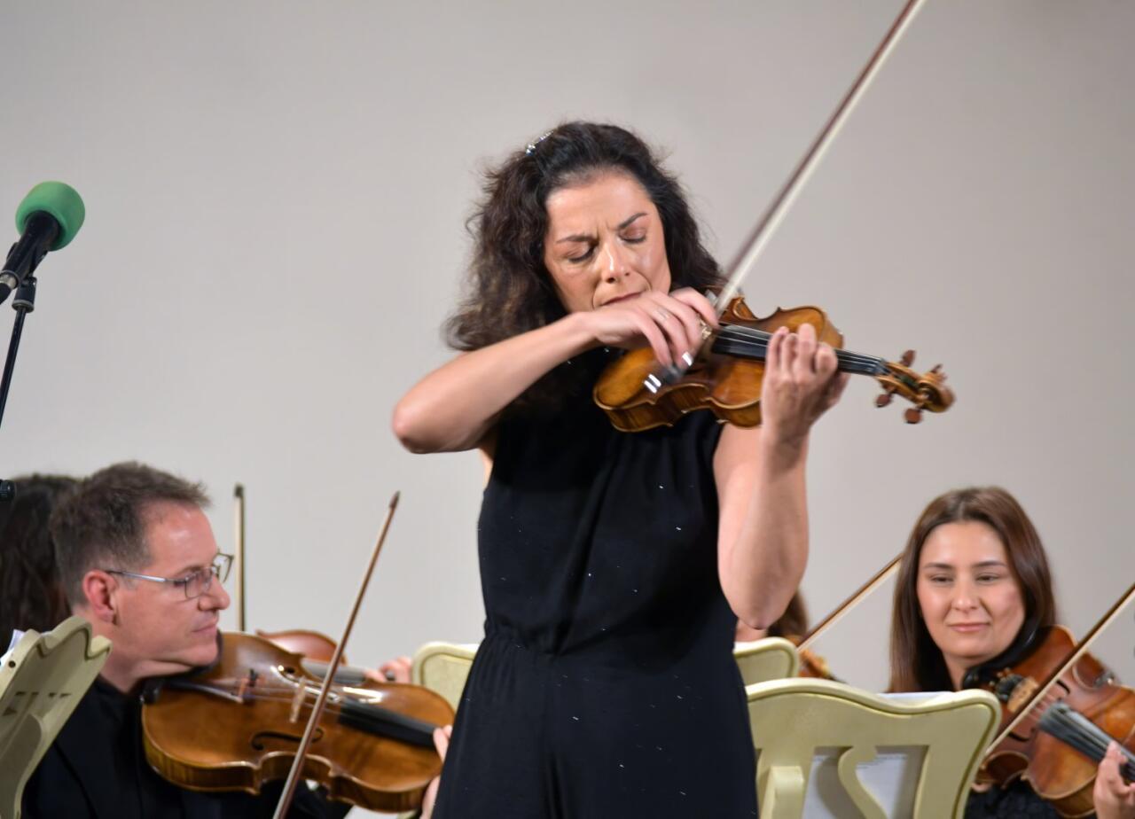 Лиана Гурджия из Испании нашла в Баку семейные корни: Был очень эмоциональный момент