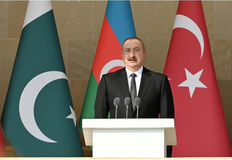 Prezident İlham Əliyev: Pakistan hərbçilərinin paradda iştirakı Azərbaycan, Türkiyə, Pakistan xalqlarının, ordularının birliyinin təzahürüdür