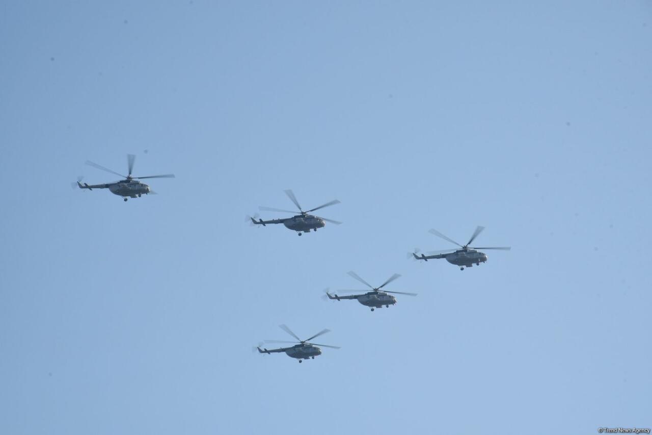 В Баку прошел военный парад, посвященный пятой годовщине Победы в Отечественной войне