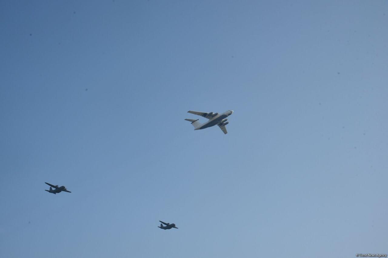 В Баку прошел военный парад, посвященный пятой годовщине Победы в Отечественной войне