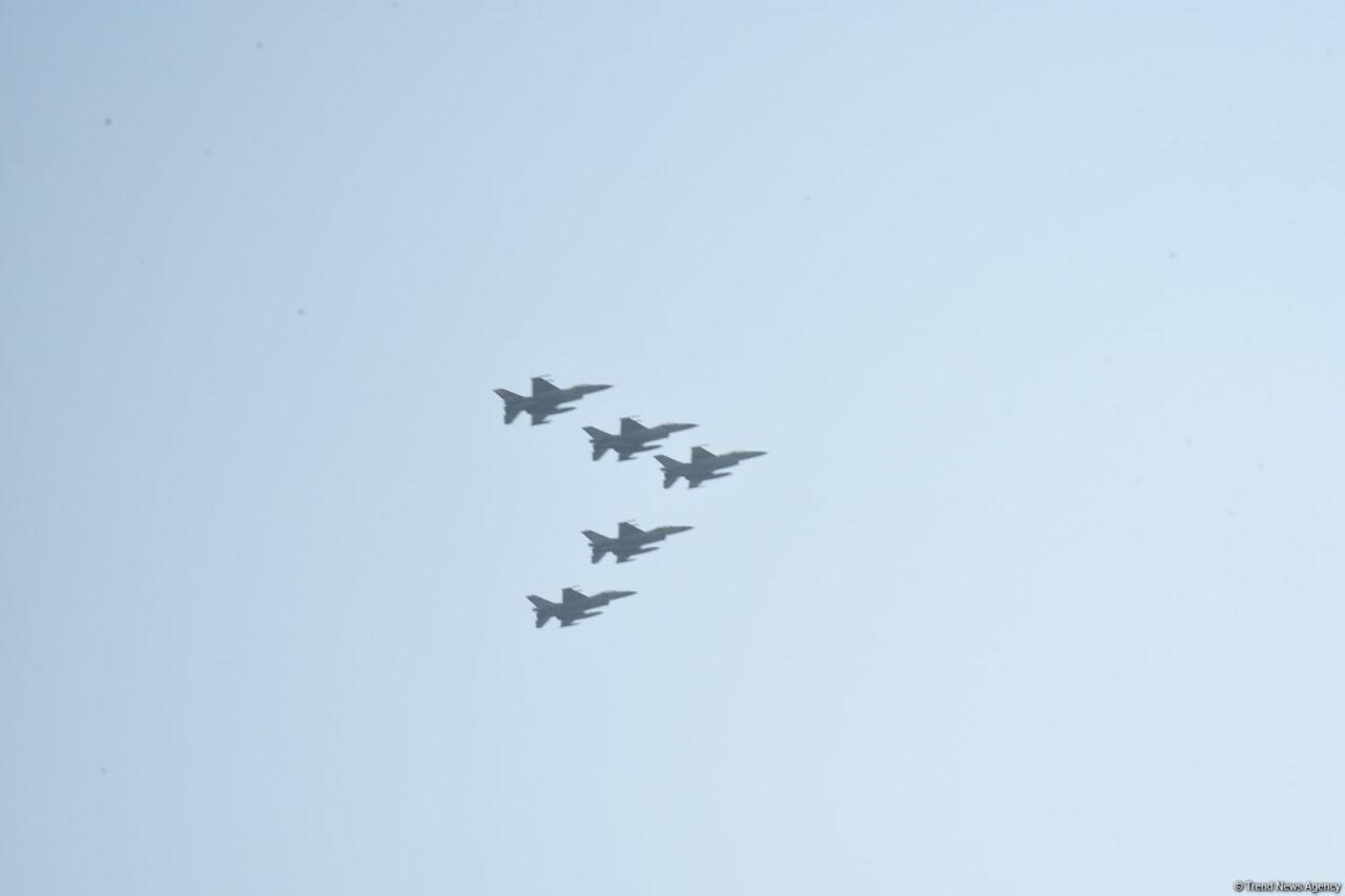 В Баку прошел военный парад, посвященный пятой годовщине Победы в Отечественной войне