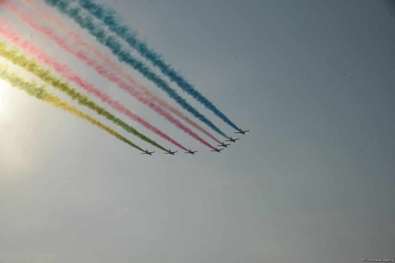 В Баку прошел военный парад, посвященный пятой годовщине Победы в Отечественной войне