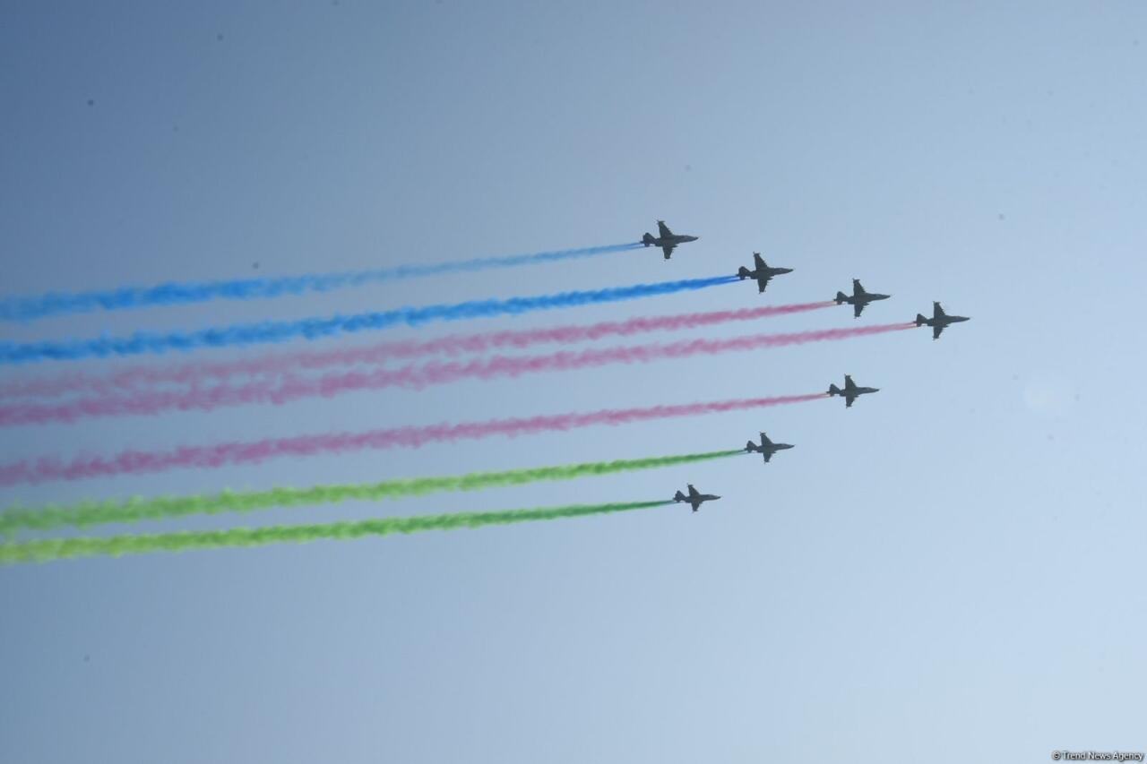 В Баку прошел военный парад, посвященный пятой годовщине Победы в Отечественной войне