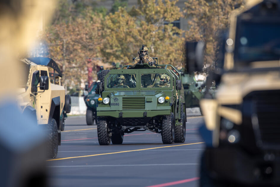 Prezident İlham Əliyev, birinci xanım Mehriban Əliyeva, Türkiyə Prezidenti Rəcəb Tayyib Ərdoğan, Pakistan Baş naziri Məhəmməd Şahbaz Şərif hərbi paradda iştirak ediblər