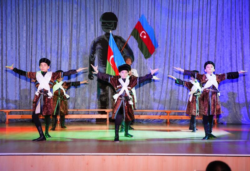 Как дети отмечают День Победы и День Государственного флага Азербайджана