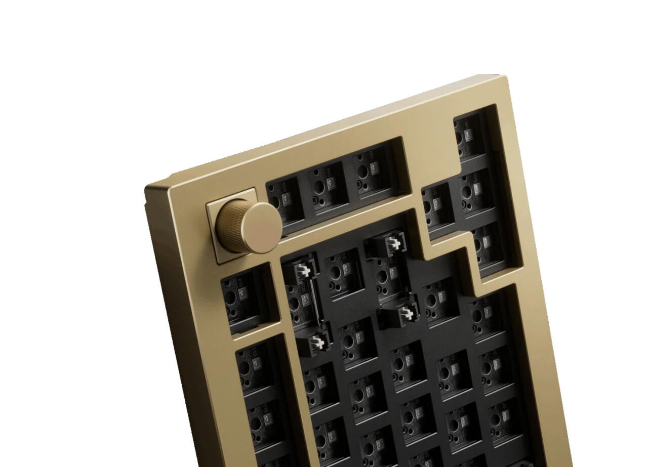 Представлена дорогая и одна из самых тяжелых клавиатур из меди