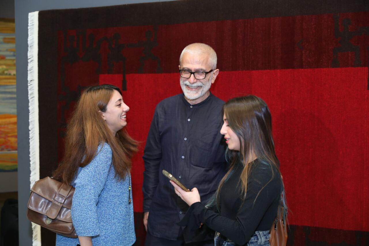 Презентован ковер "Джанги" в честь Дня Победы Азербайджана