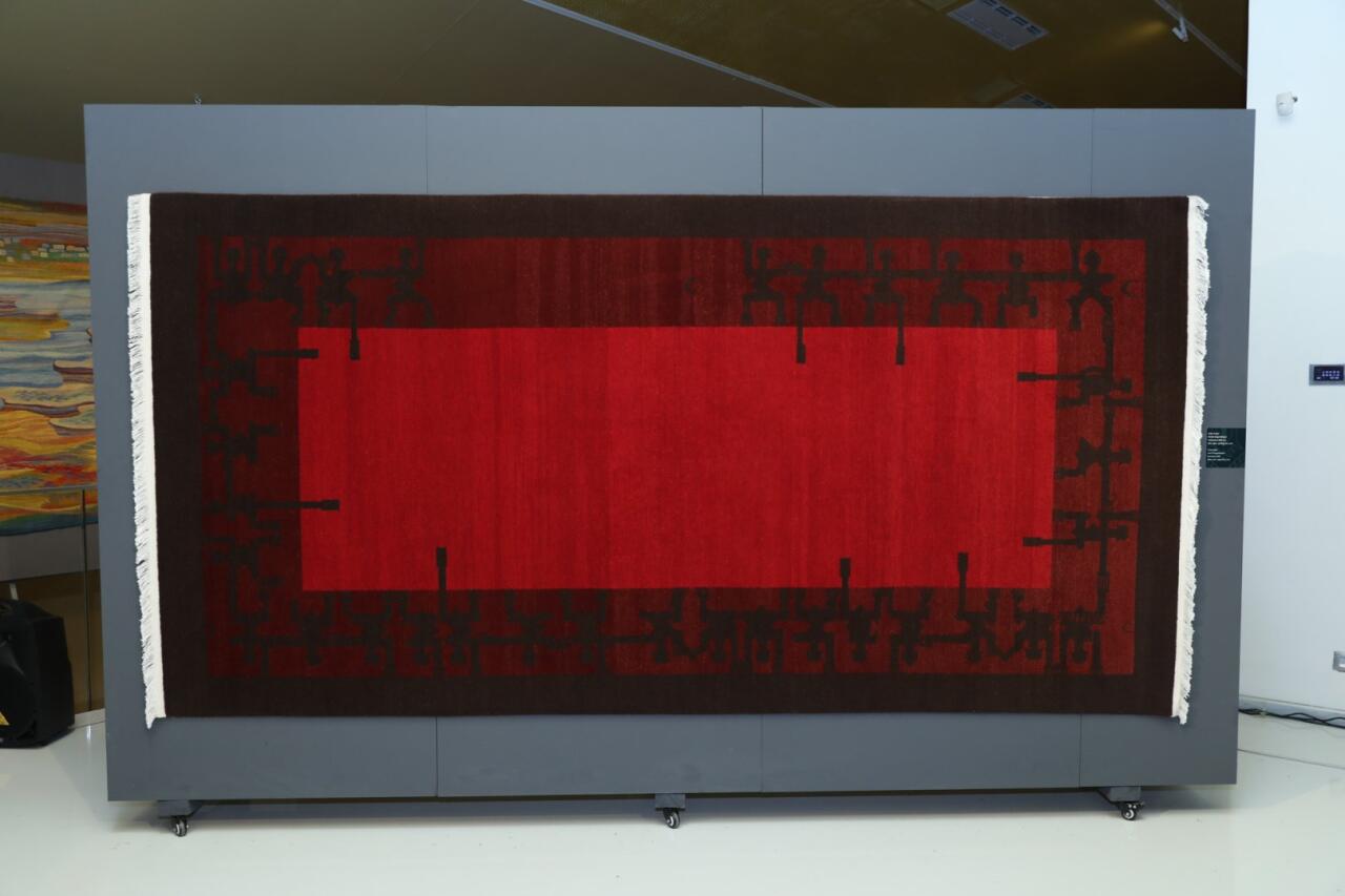 Презентован ковер "Джанги" в честь Дня Победы Азербайджана