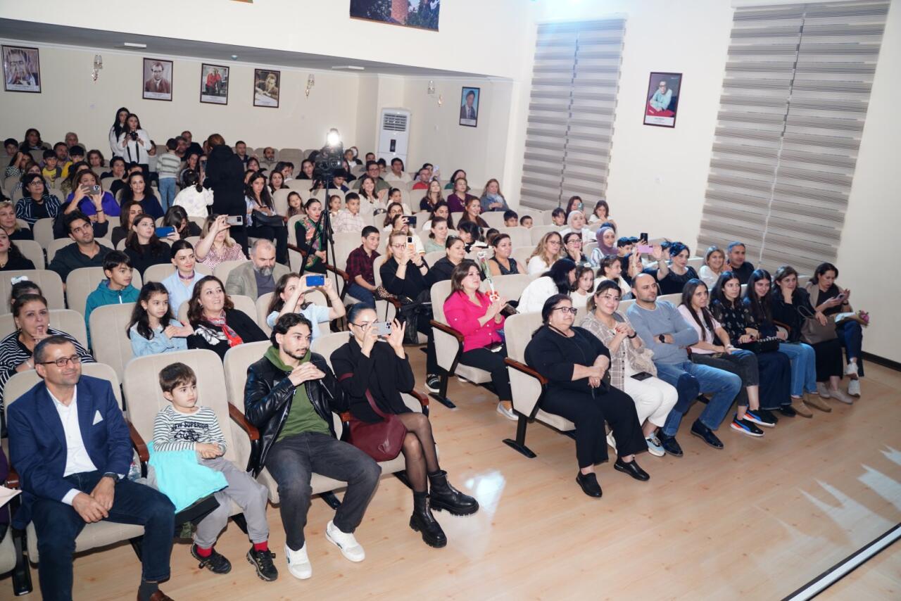 Как дети отмечают День Победы и День Государственного флага Азербайджана