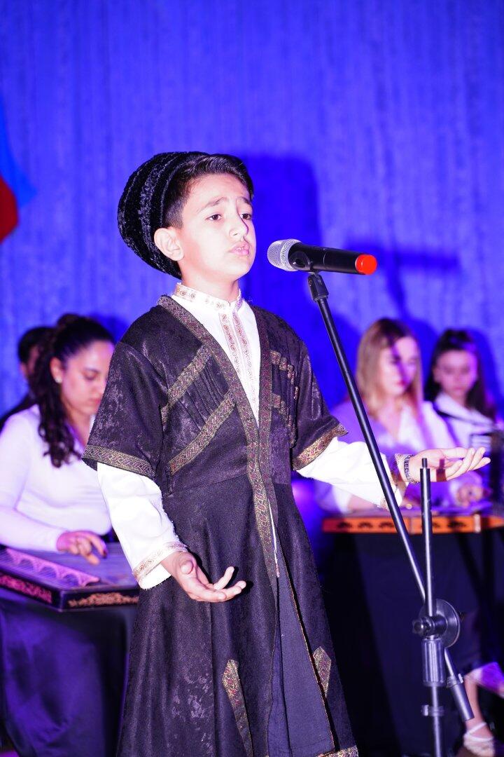 Как дети отмечают День Победы и День Государственного флага Азербайджана