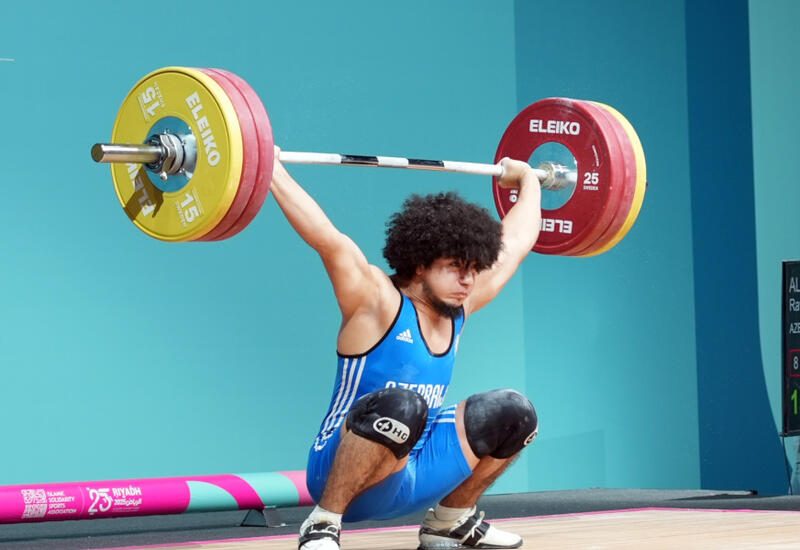 Azərbaycan ağırlıqqaldıranı İslamiadada iki gümüş və bir bürünc medal qazanıb