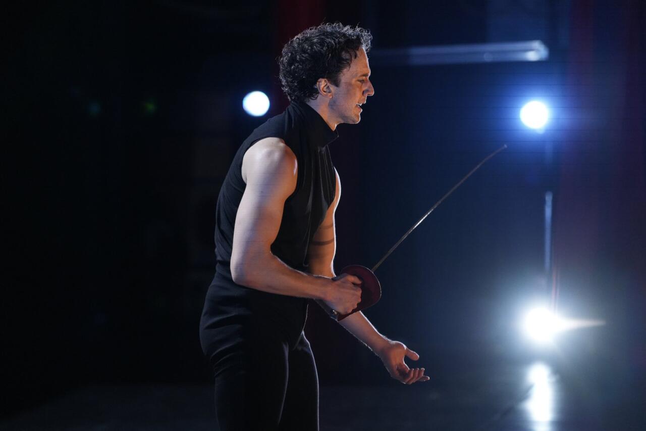 Потрясающая премьера в Баку! "Гамлет - Принц Датский" Робера Лепажа