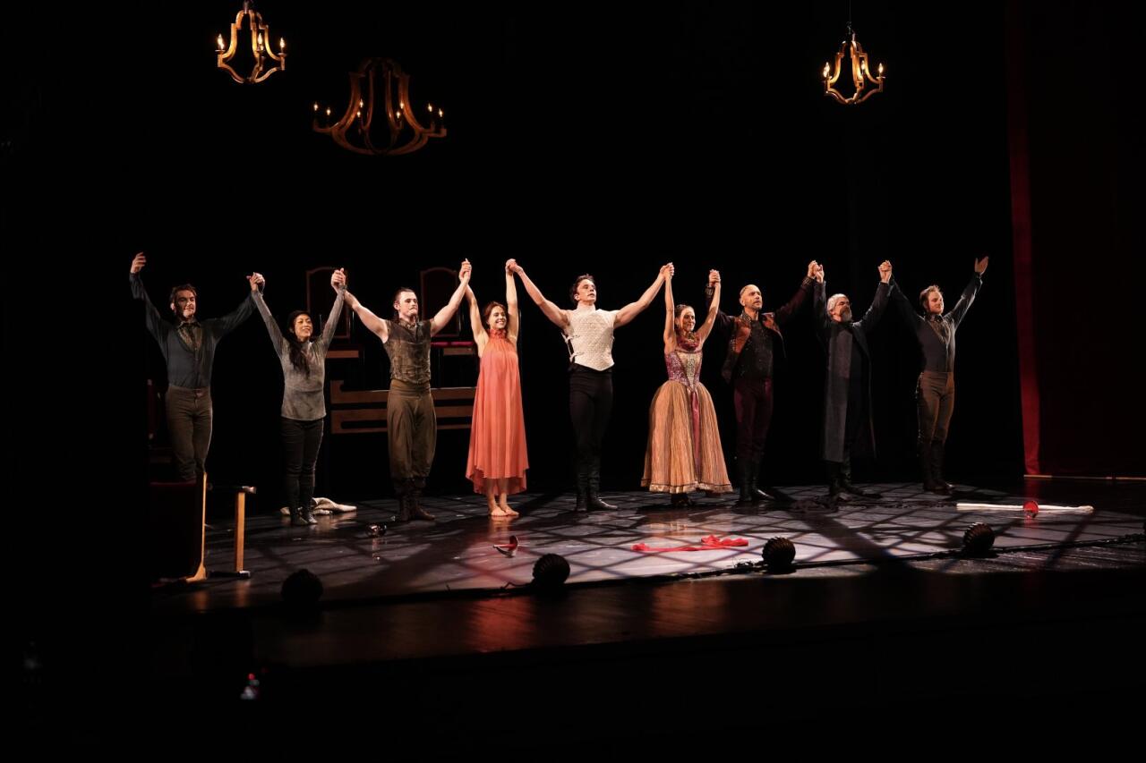 Потрясающая премьера в Баку! "Гамлет - Принц Датский" Робера Лепажа