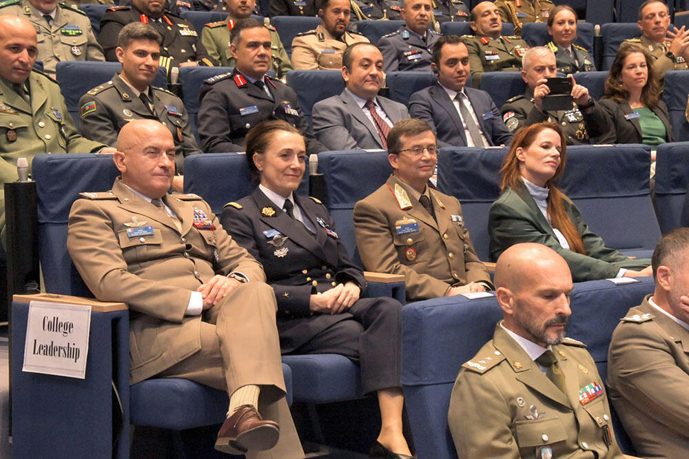 Азербайджанский военнослужащий успешно прошел курс регионального сотрудничества НАТО