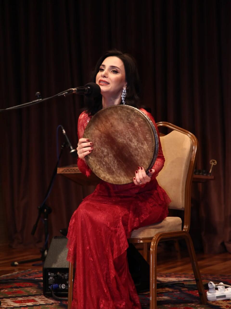 Яркие интерпретации ханенде и музыкантов представлены в рамках проекта "Muğamat axşamı"