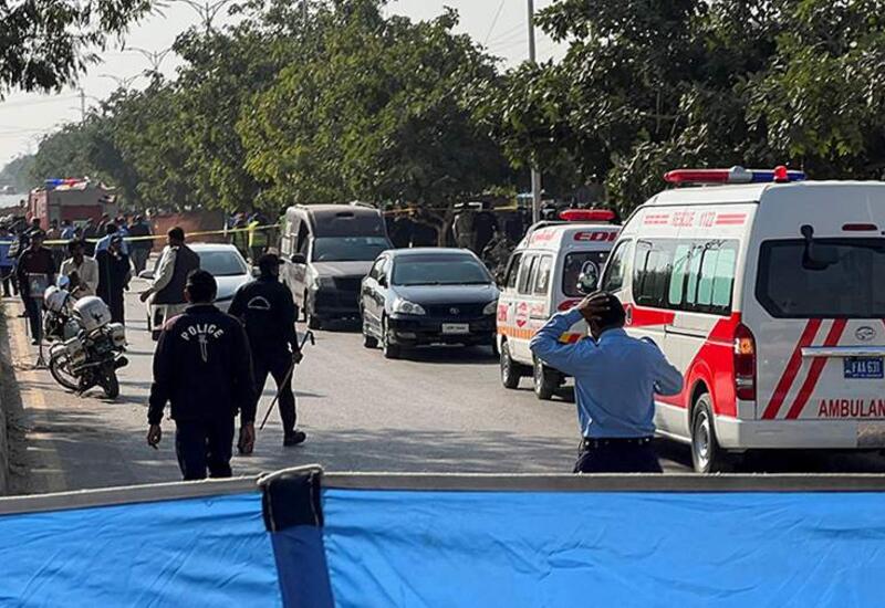 Сильный взрыв у здания суда в Пакистане