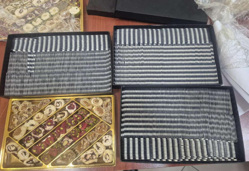 На таможне в Гяндже обнаружены лекарства, спрятанные в коробках со сладостями