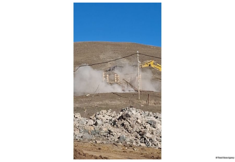 В поселке Горчу начались работы по сносу непригодных к эксплуатации зданий