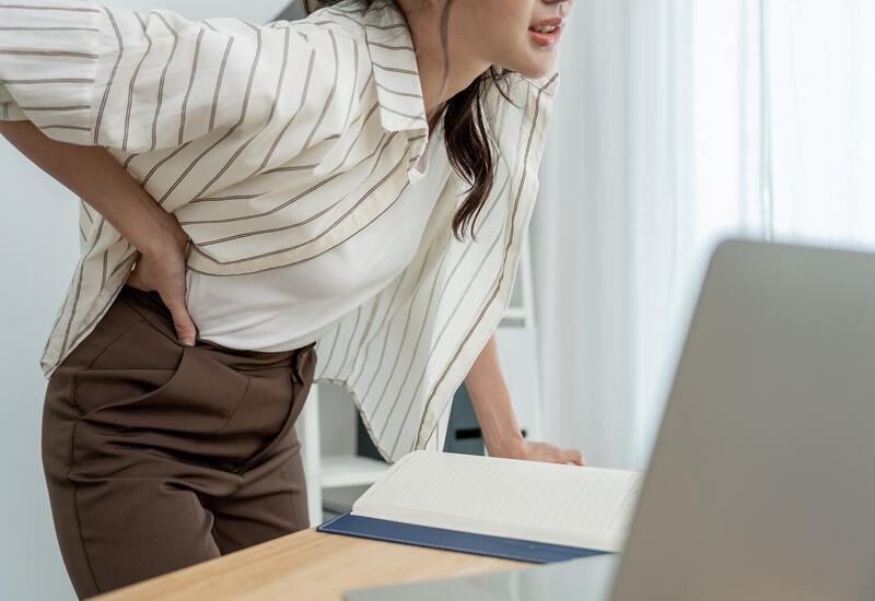 Названа главная причина болей в спине