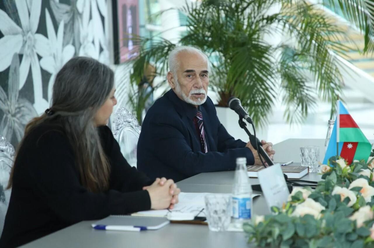 Представлено творческое наследие мастеров-таристов Мамедхана Бакиханова и Кямиля Ахмедова